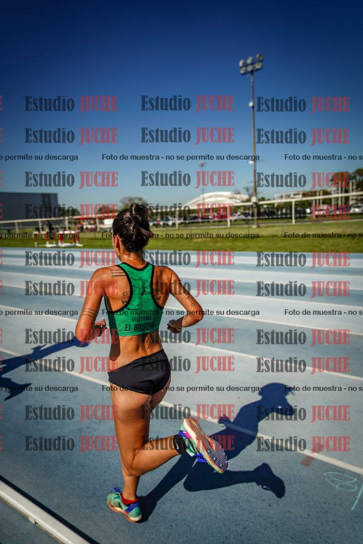 Fotos de los 5000 m de mujeres y varones - serie 1