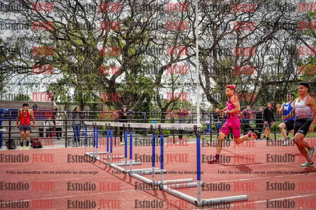 Fotos de los 400 m con vallas de varones