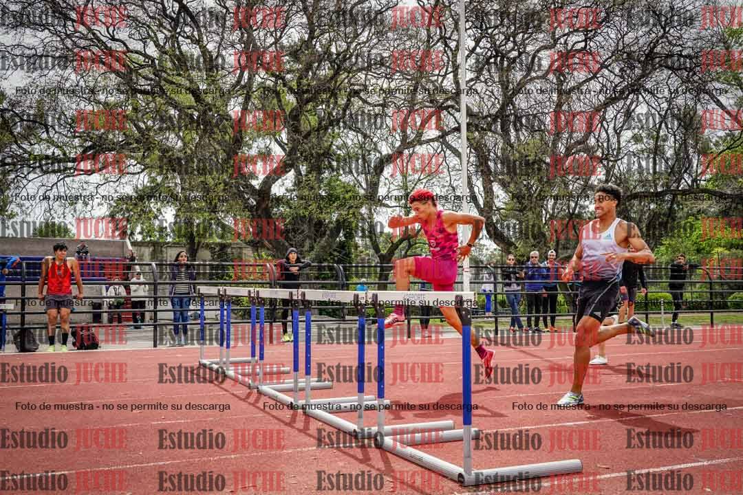 Fotos de los 400 m con vallas de varones