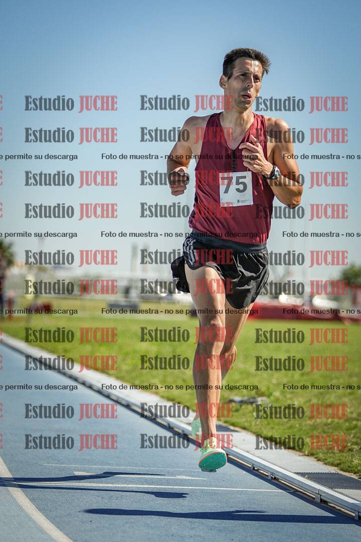 Fotos de los 5000 m de mujeres y varones - serie 1