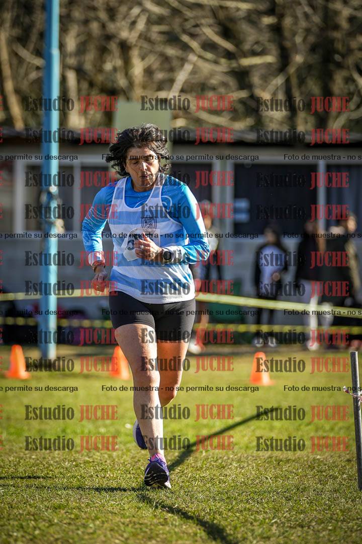 Fotos de la llegada del cross de 4000 m - mujeres