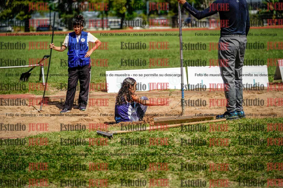 Fotos del salto en largo de mujeres
