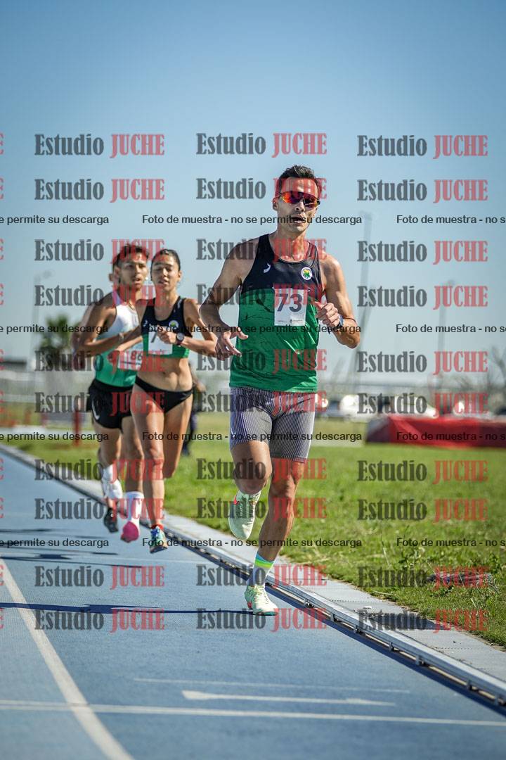 Fotos de los 5000 m de mujeres y varones - serie 1