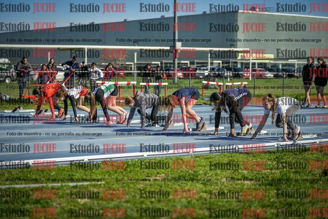 Fotos de los 80 m llanos de mujeres - U14