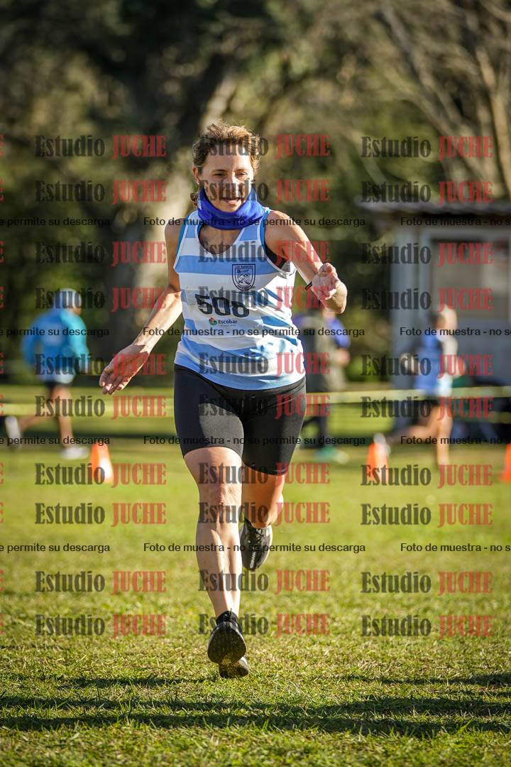 Fotos de la llegada del cross de 4000 m - mujeres