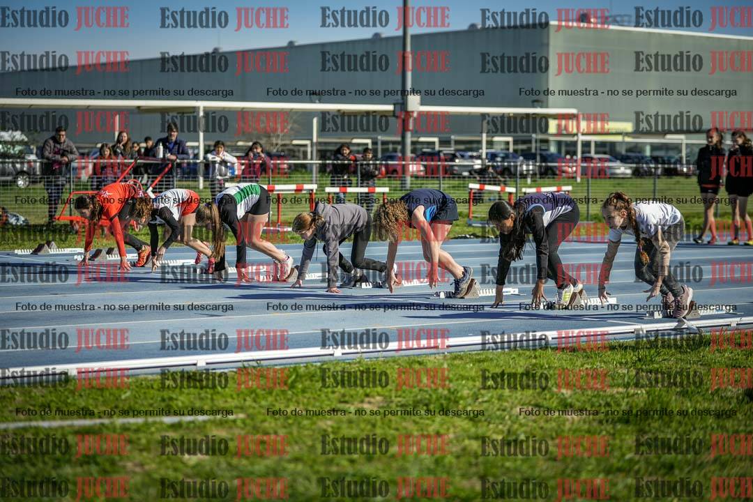 Fotos de los 80 m llanos de mujeres - U14
