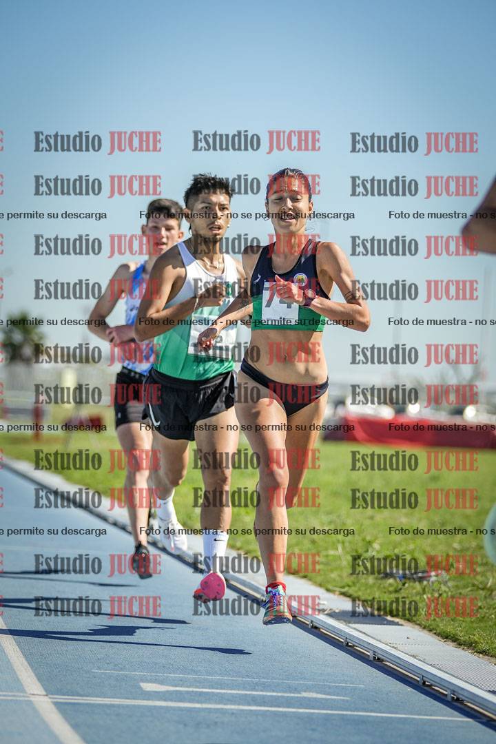 Fotos de los 5000 m de mujeres y varones - serie 1