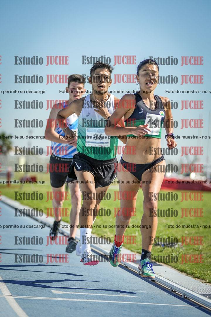 Fotos de los 5000 m de mujeres y varones - serie 1