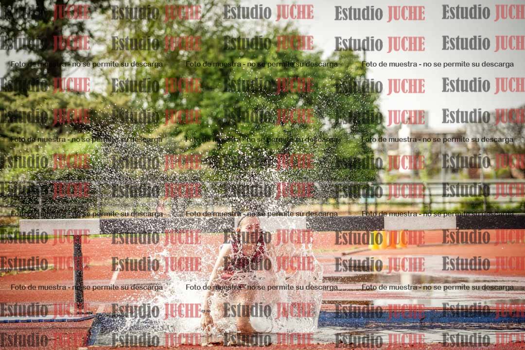 Fotos de los 1500 m con obstáculos de mujeres