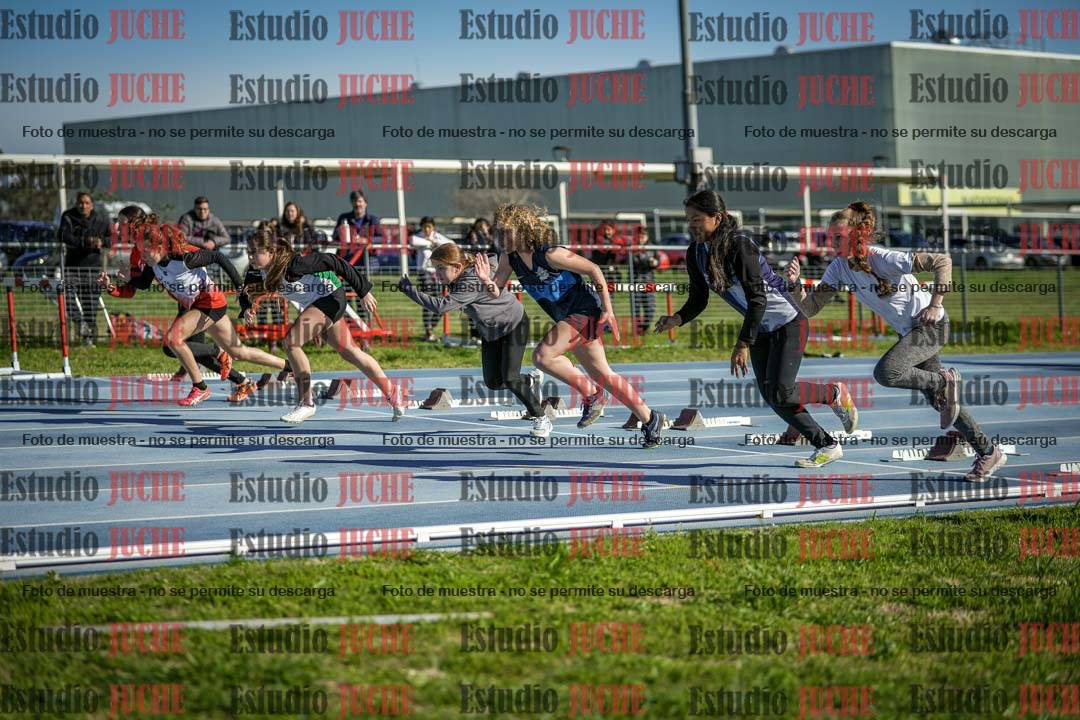 Fotos de los 80 m llanos de mujeres - U14