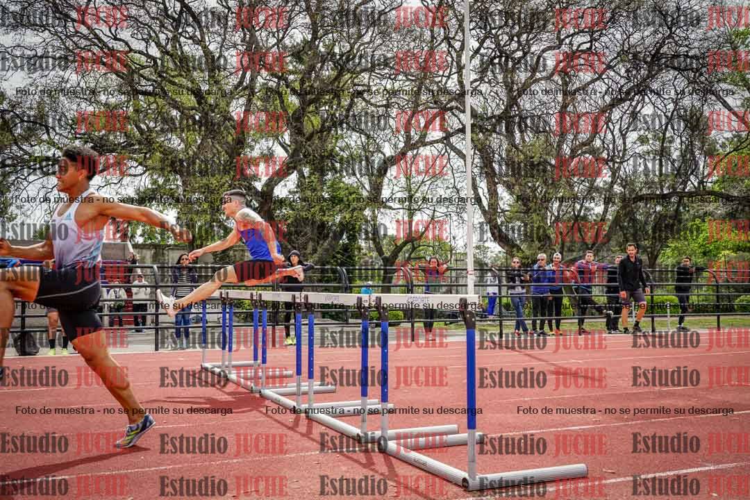 Fotos de los 400 m con vallas de varones
