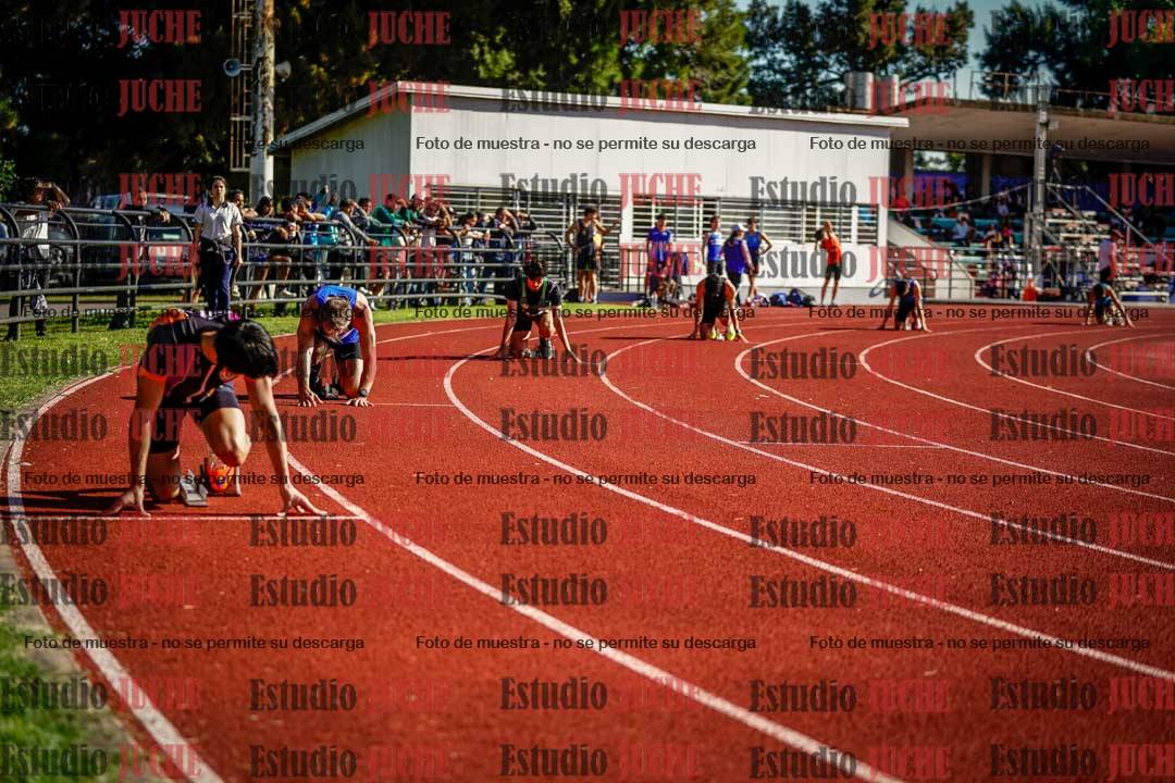 Fotos de los 400 m con vallas de varones
