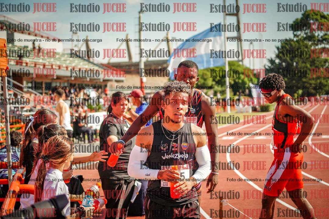 Fotos de algunos extras y podios del día 1