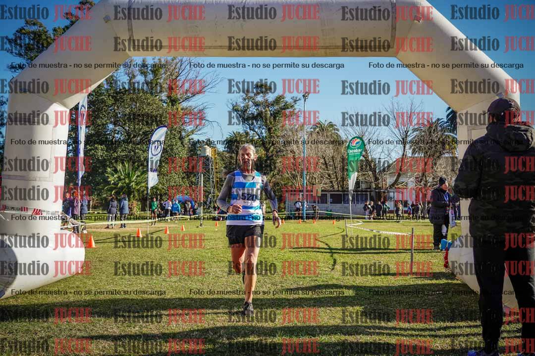 Fotos de la llegada del cross de 4000 m - mujeres