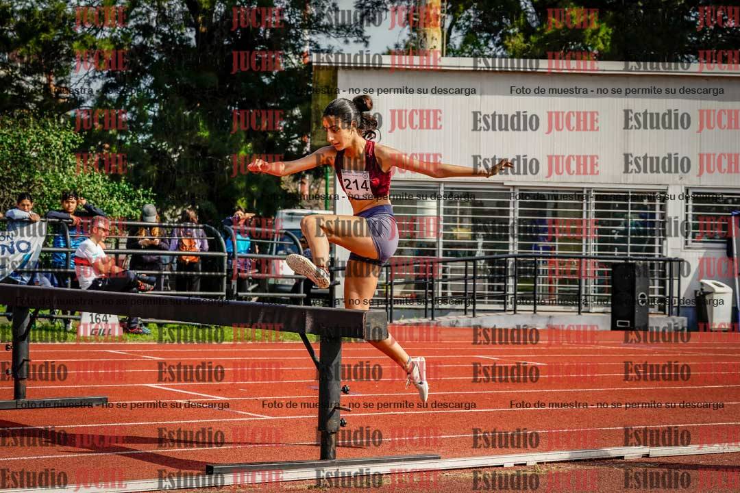 Fotos de los 1500 m con obstáculos de mujeres