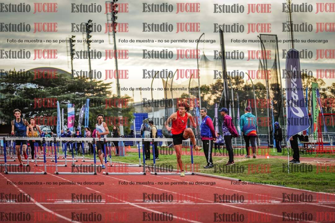 Fotos de los 110 m con vallas de varones - decatlón 6
