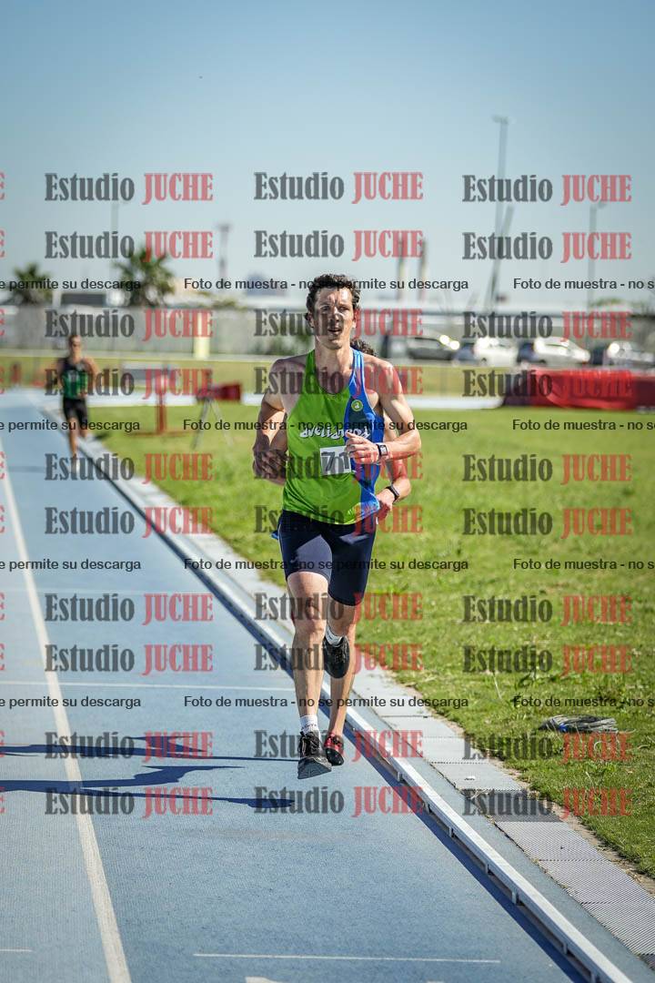 Fotos de los 5000 m de mujeres y varones - serie 1