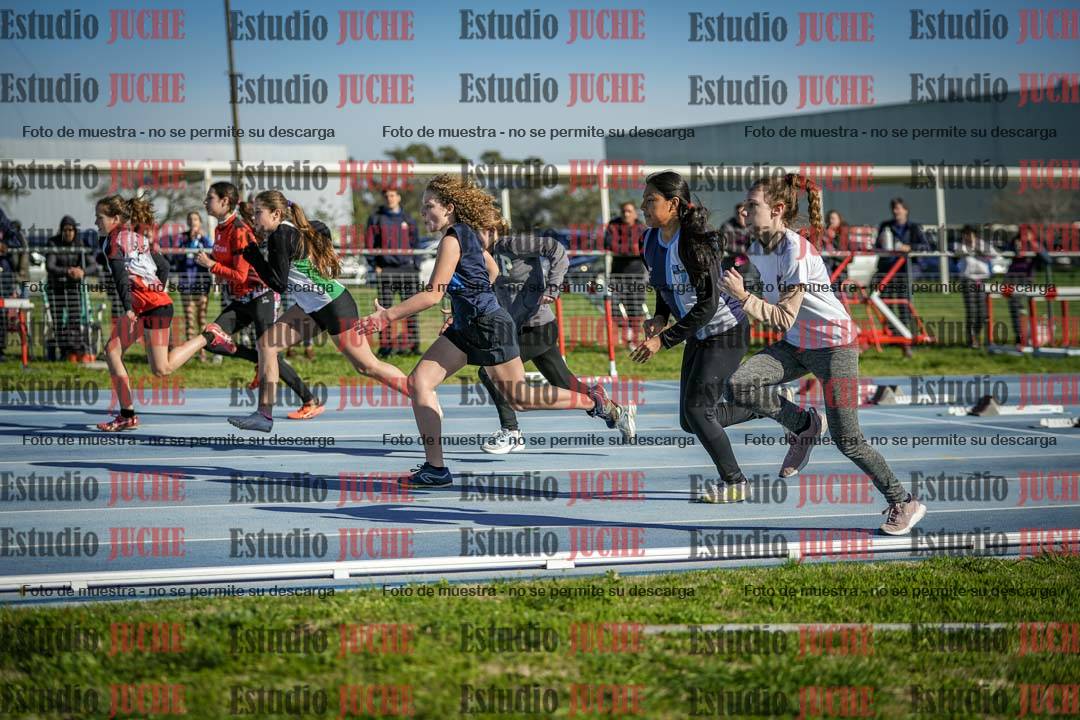 Fotos de los 80 m llanos de mujeres - U14