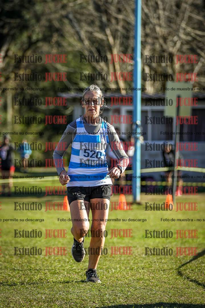 Fotos de la llegada del cross de 4000 m - mujeres
