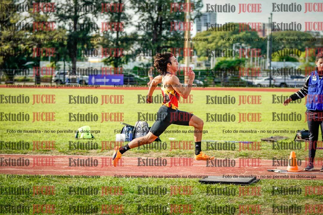 Fotos del salto en largo de varones