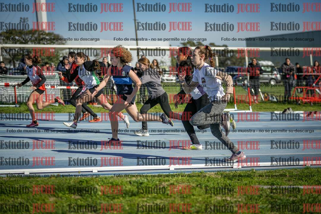 Fotos de los 80 m llanos de mujeres - U14