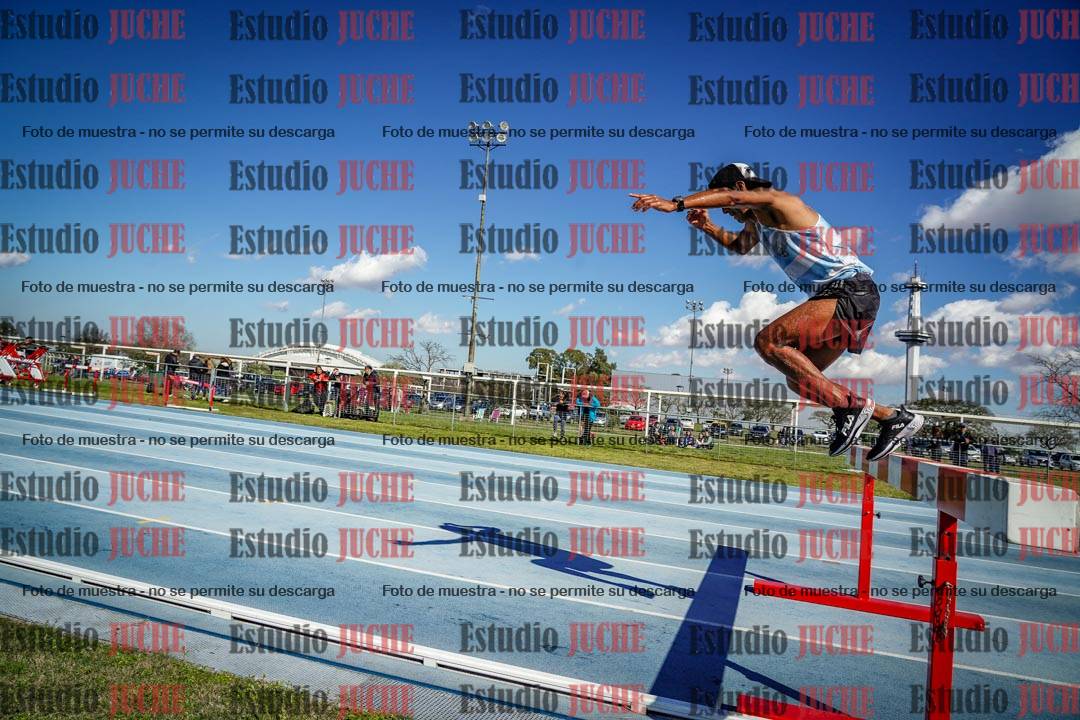 Fotos de los 3000 m con obstáculos de varones