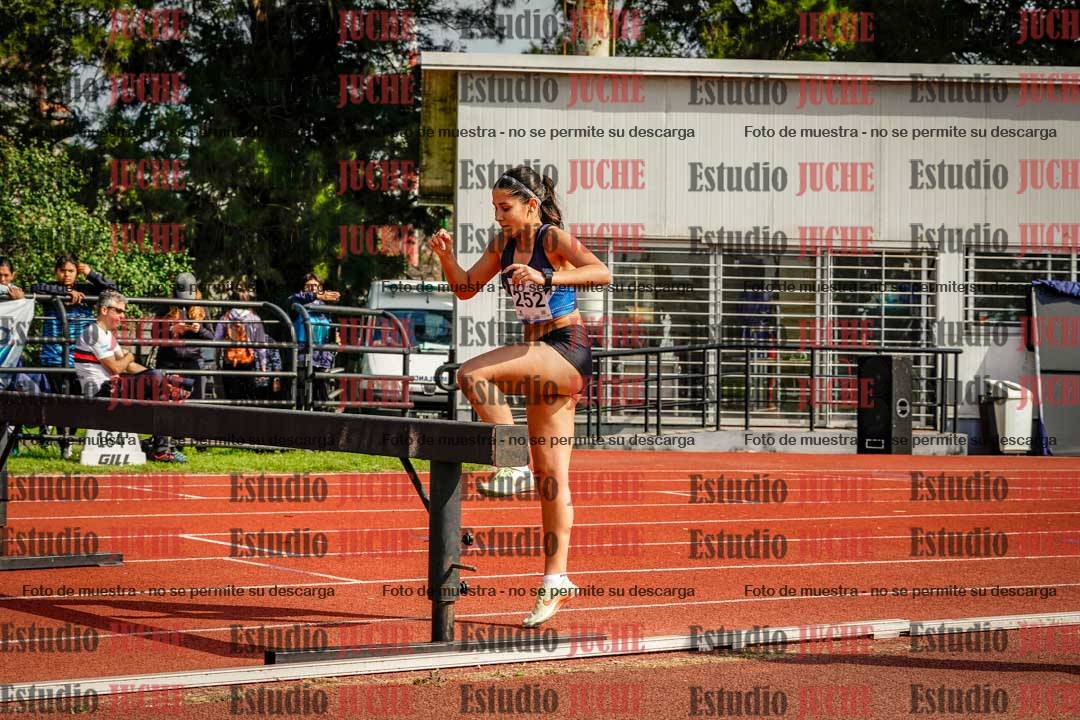 Fotos de los 1500 m con obstáculos de mujeres