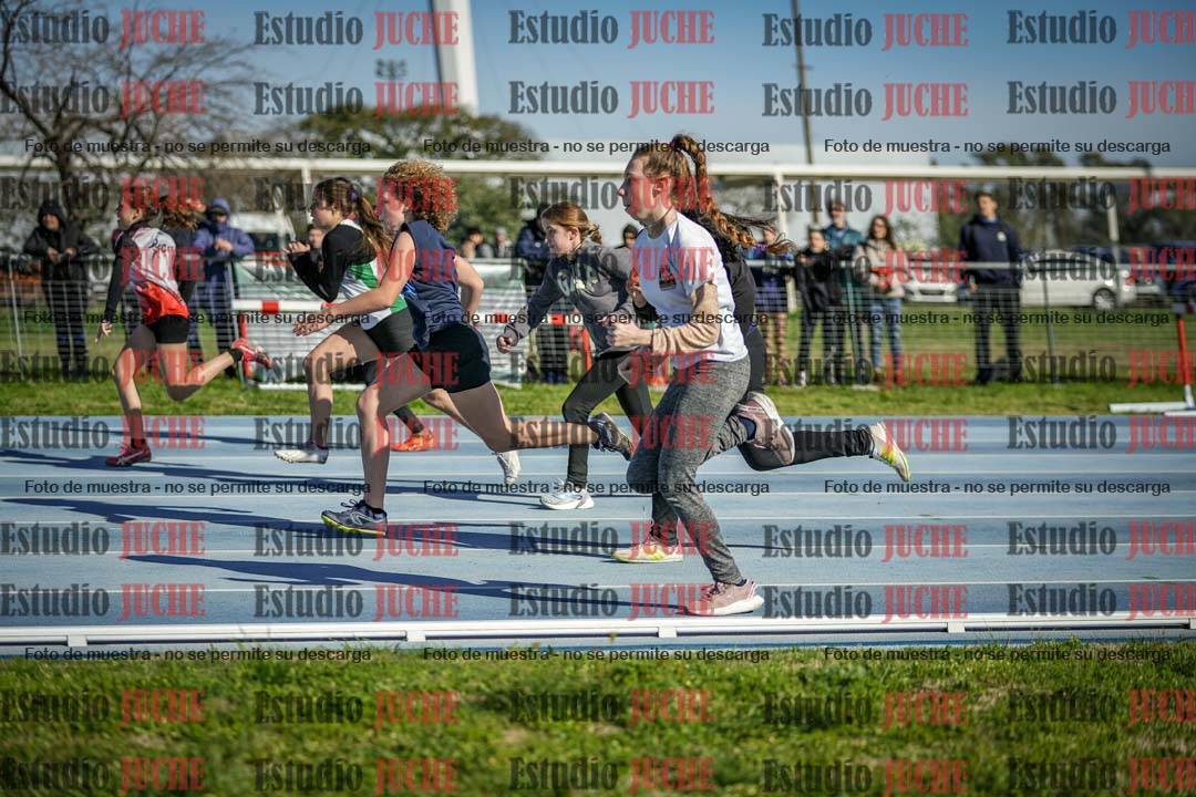 Fotos de los 80 m llanos de mujeres - U14