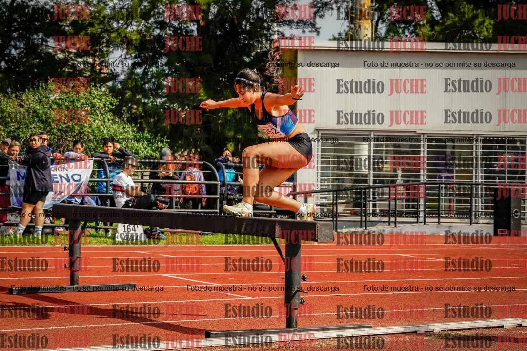 Fotos de los 1500 m con obstáculos de mujeres