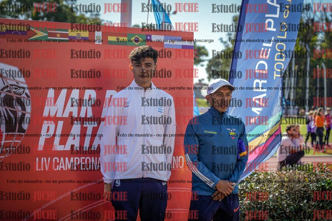 Fotos de algunos extras y podios del día 2