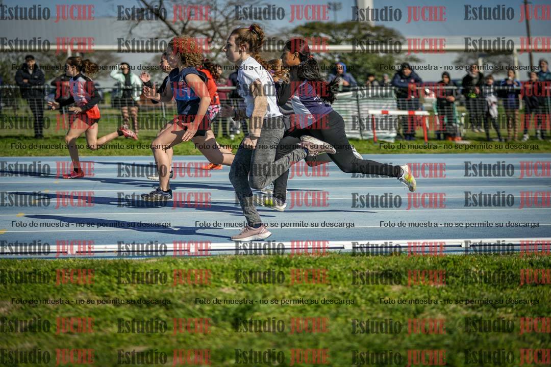 Fotos de los 80 m llanos de mujeres - U14