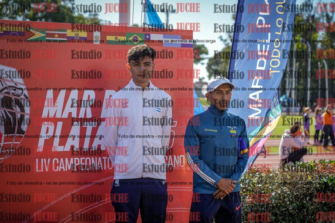 Fotos de algunos extras y podios del día 2