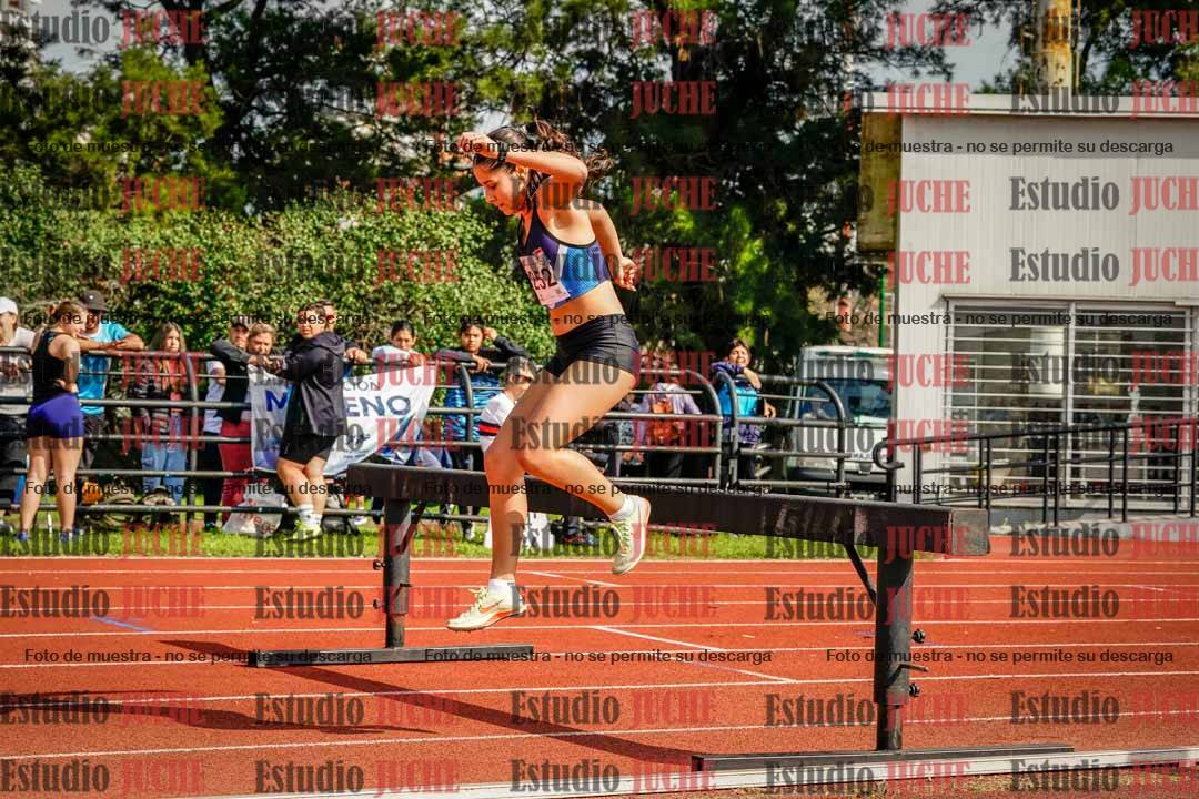 Fotos de los 1500 m con obstáculos de mujeres
