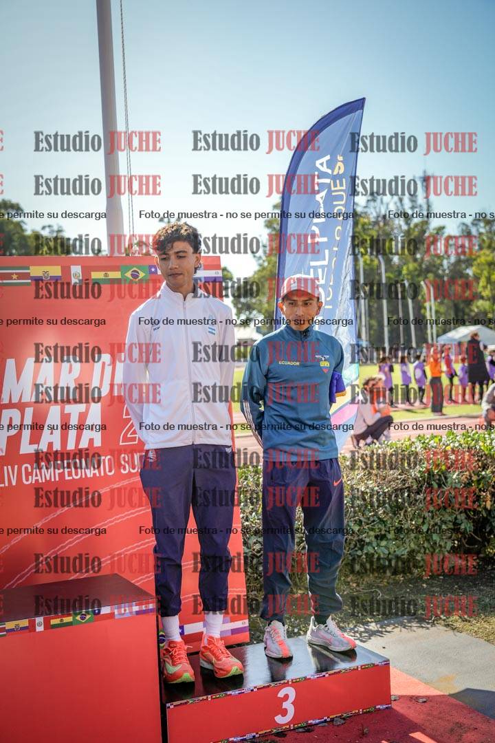 Fotos de algunos extras y podios del día 2