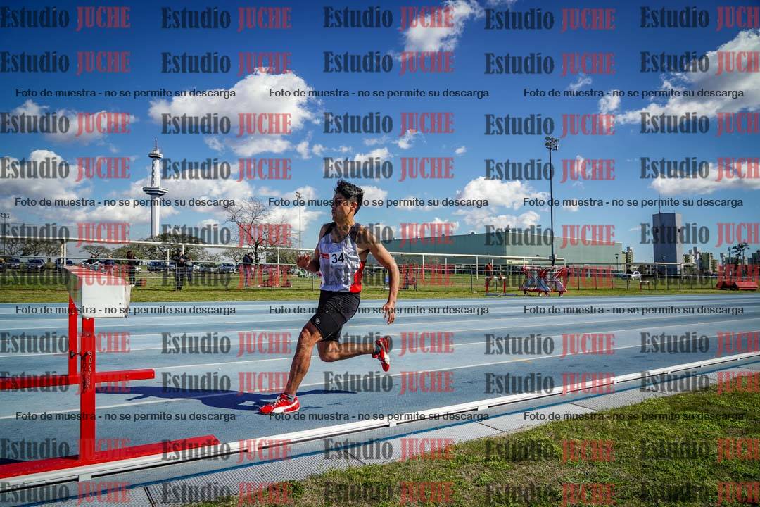 Fotos de los 3000 m con obstáculos de varones