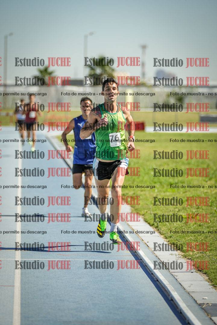 Fotos de los 5000 m de mujeres y varones - serie 1