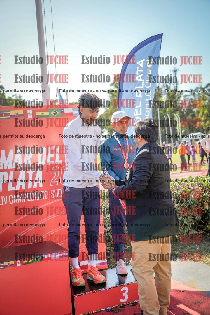 Fotos de algunos extras y podios del día 2
