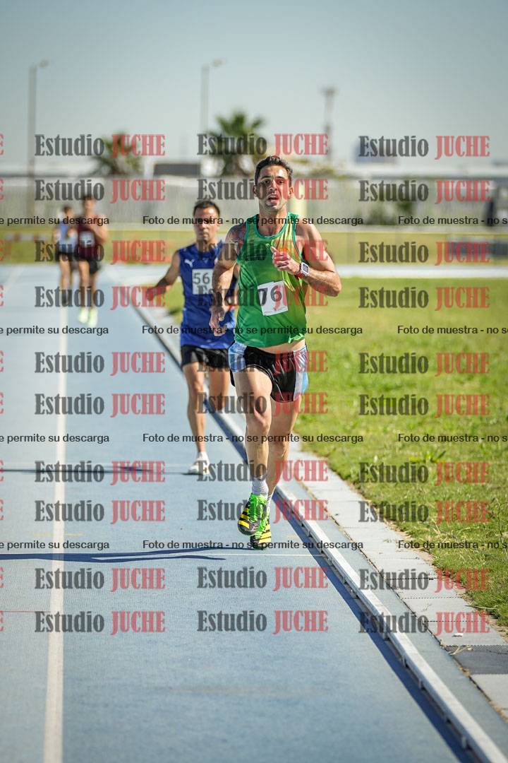 Fotos de los 5000 m de mujeres y varones - serie 1