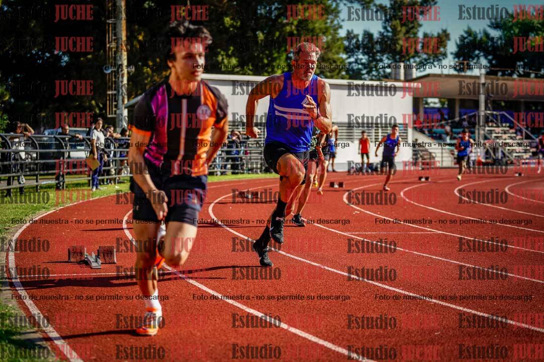 Fotos de los 400 m con vallas de varones