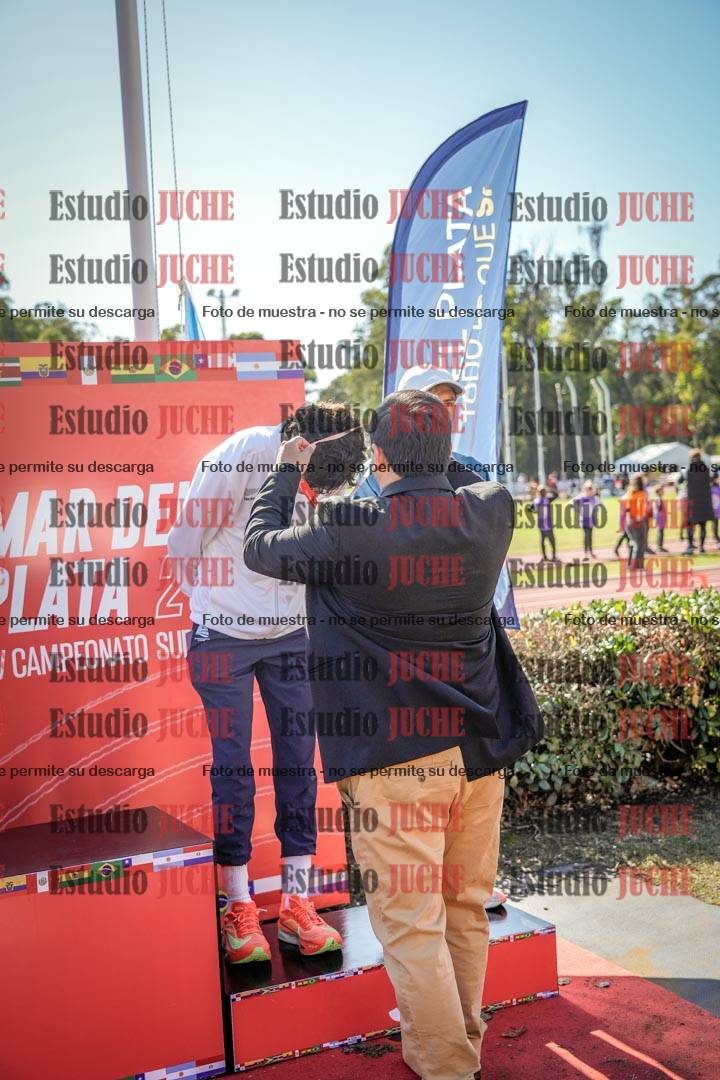 Fotos de algunos extras y podios del día 2