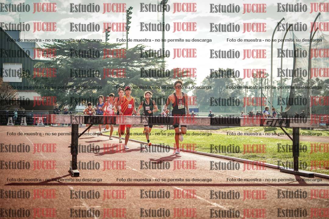 Fotos de los 2000 m con obstáculos de varones