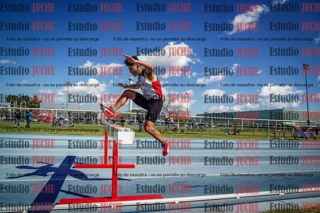 Fotos de los 3000 m con obstáculos de varones