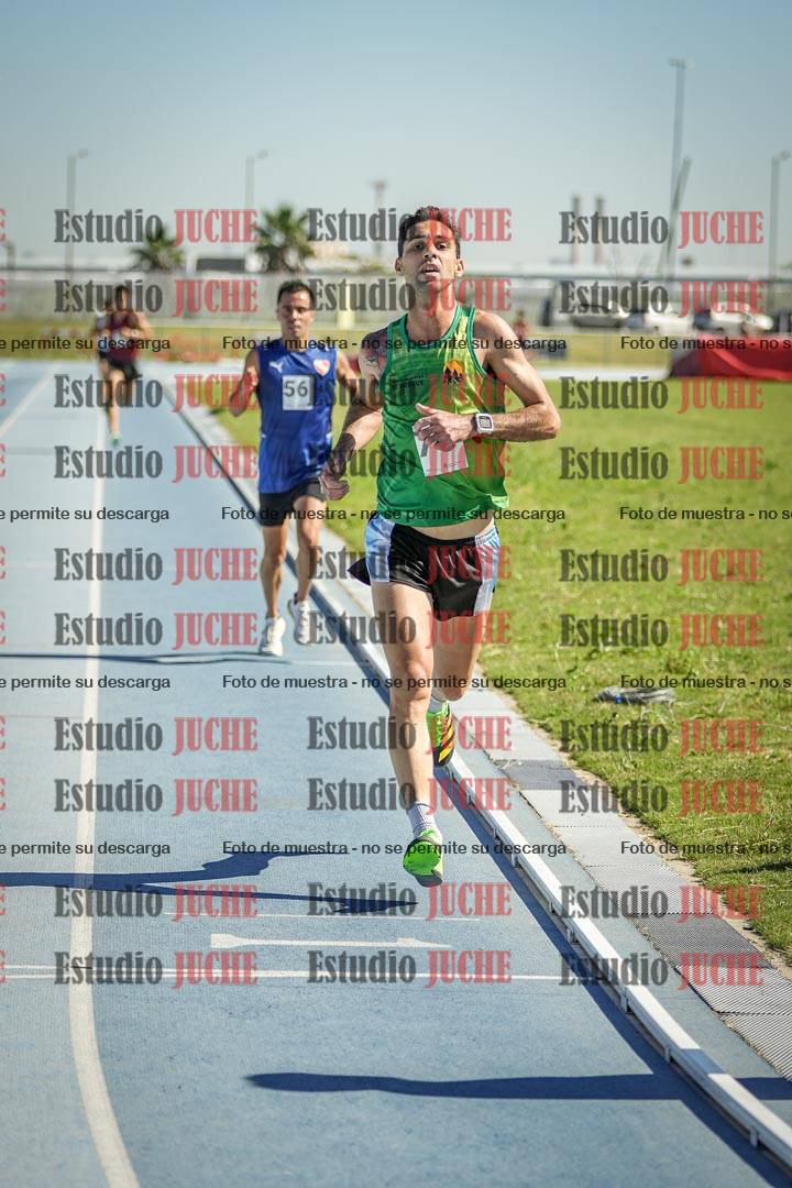 Fotos de los 5000 m de mujeres y varones - serie 1