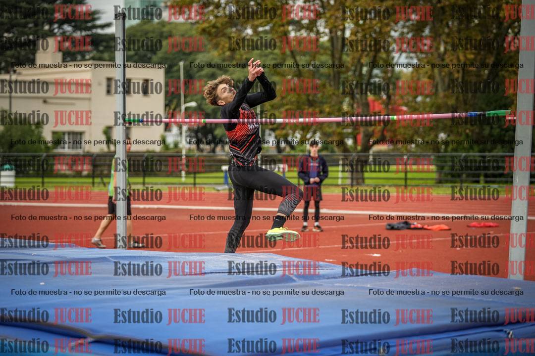 Fotos del salto en alto de varones