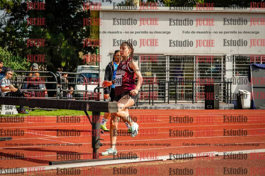 Fotos de los 1500 m con obstáculos de mujeres