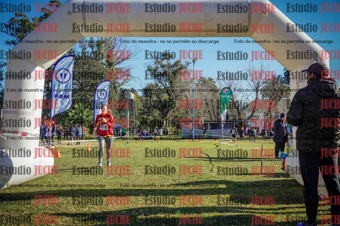 Fotos de la llegada del cross de 4000 m - mujeres