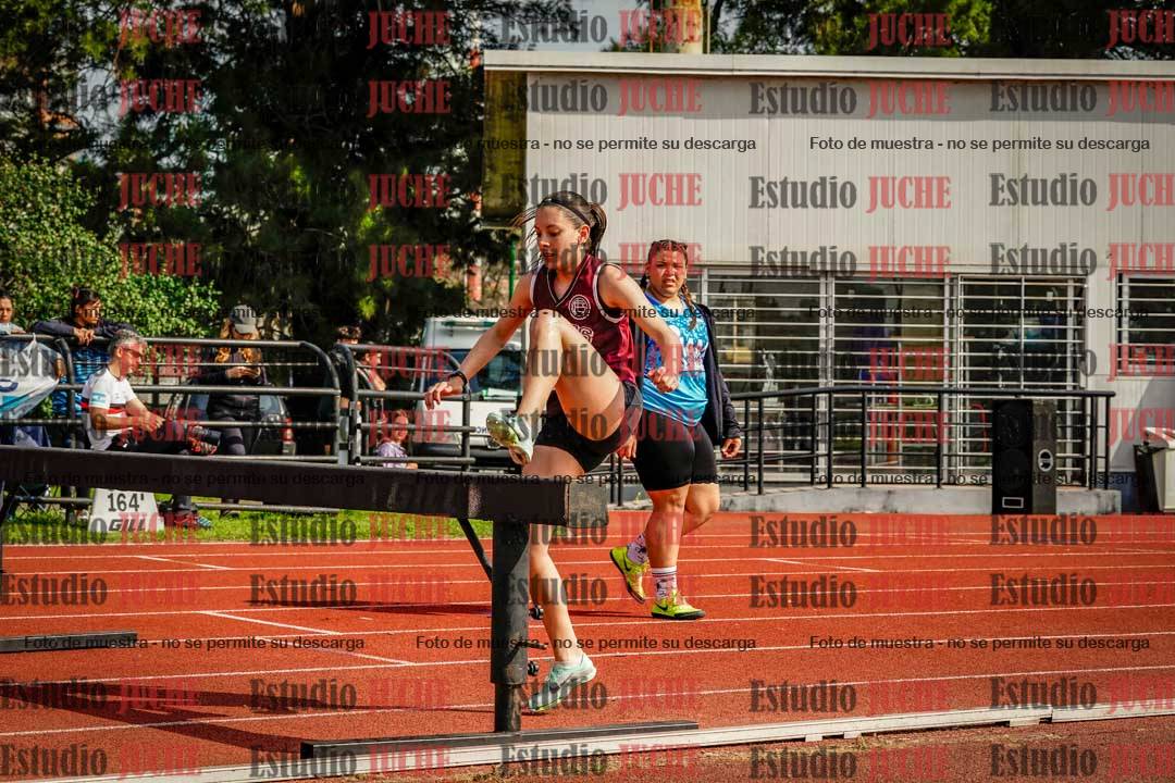 Fotos de los 1500 m con obstáculos de mujeres