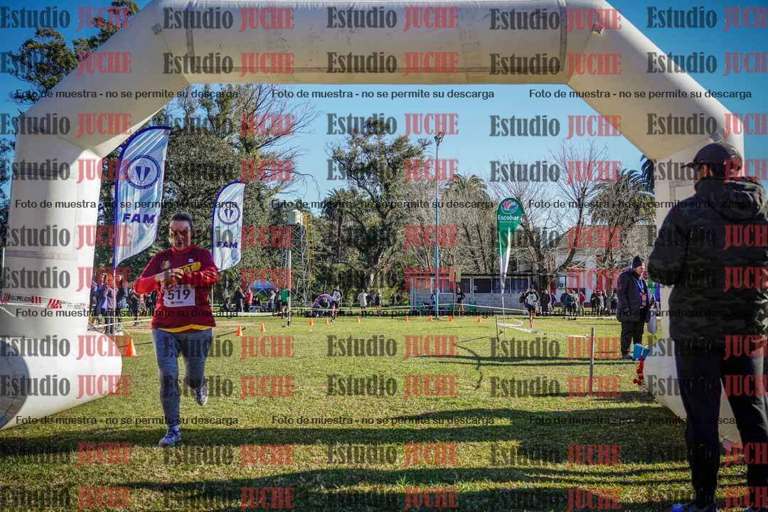 Fotos de la llegada del cross de 4000 m - mujeres