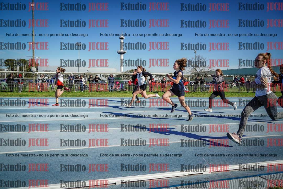 Fotos de los 80 m llanos de mujeres - U14