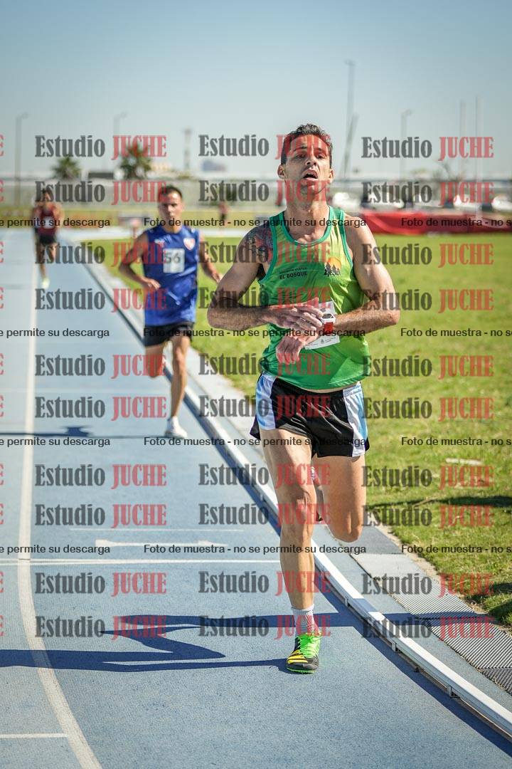 Fotos de los 5000 m de mujeres y varones - serie 1